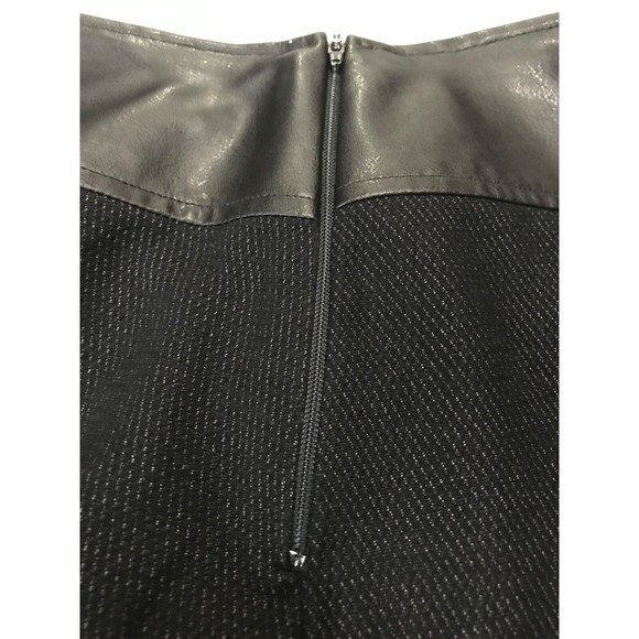 Guzella Women's Skirt Black Textured With Faux Leather Skirt Size 8 - Picture 6 of 6